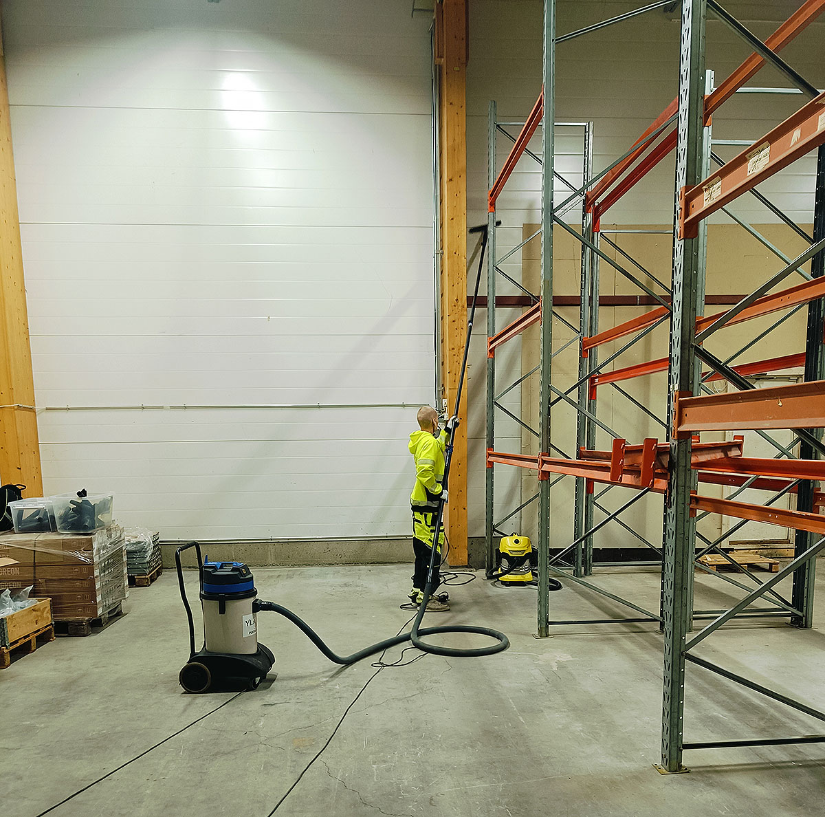 Kenelle kuuluu ylätilojen siivous? Vastuut, velvoitteet ja käytännön realiteetit